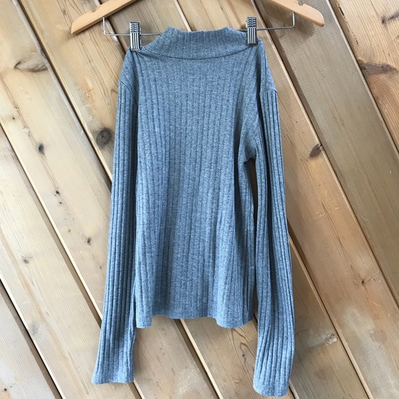 Grey turtle neck - Picture 2 of 3